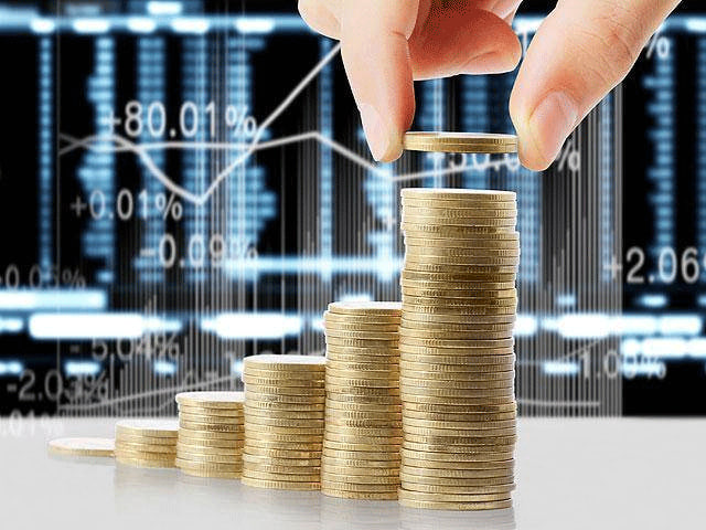 期货股票配资平台 富国银行将2025年标普500指数的年末目标区间上调至6200-6400